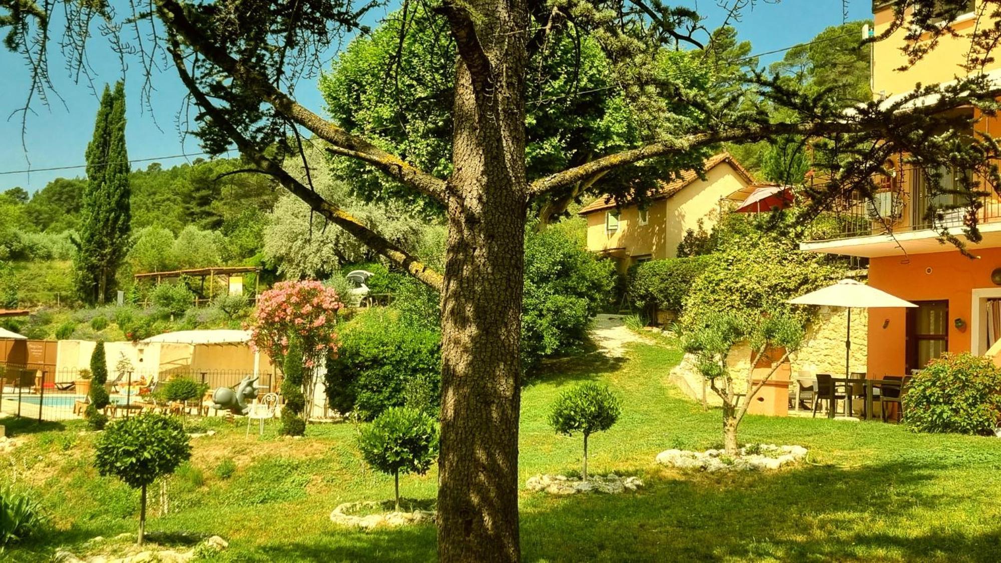 L'Oustaou Du Luberon Et Spa Villelaure Kültér fotó